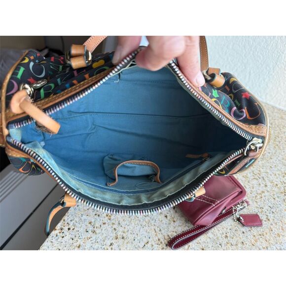 Vintage Dooney & Bourke Multicolor Graffiti Barrel Shoulder Bag - Picture 8 of 9